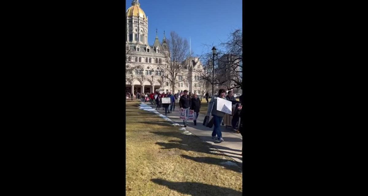 Crowd Protests Connecticut School Mask Mandate During Governor’s State Address